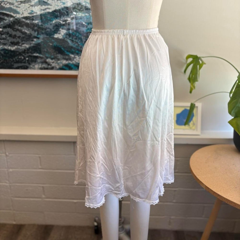 Elegant White Women's Skirt